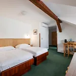 Mlýn 4*